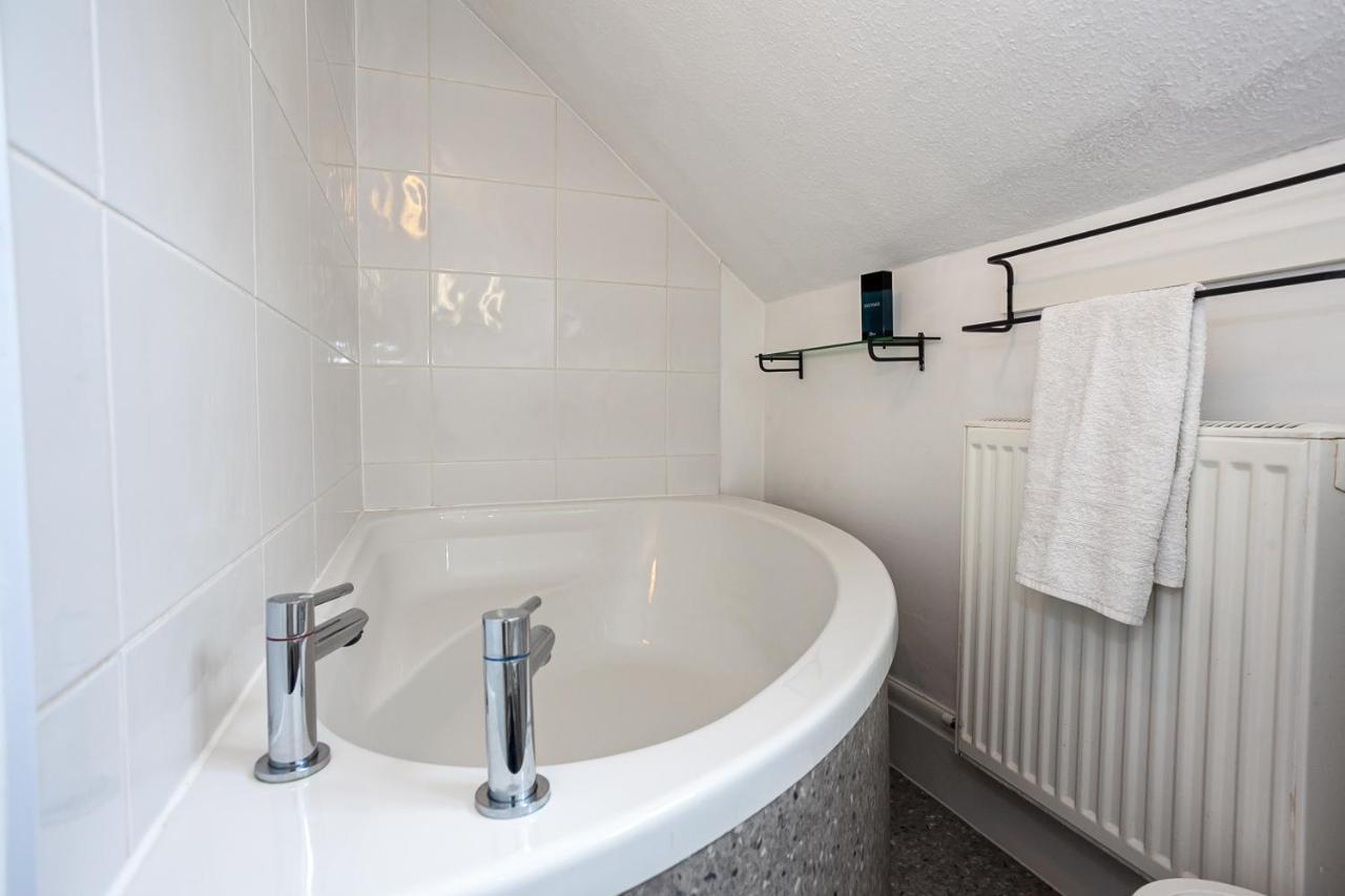 Cosy 2 Bed Apartment - Close To Leeds Centre Bagian luar foto