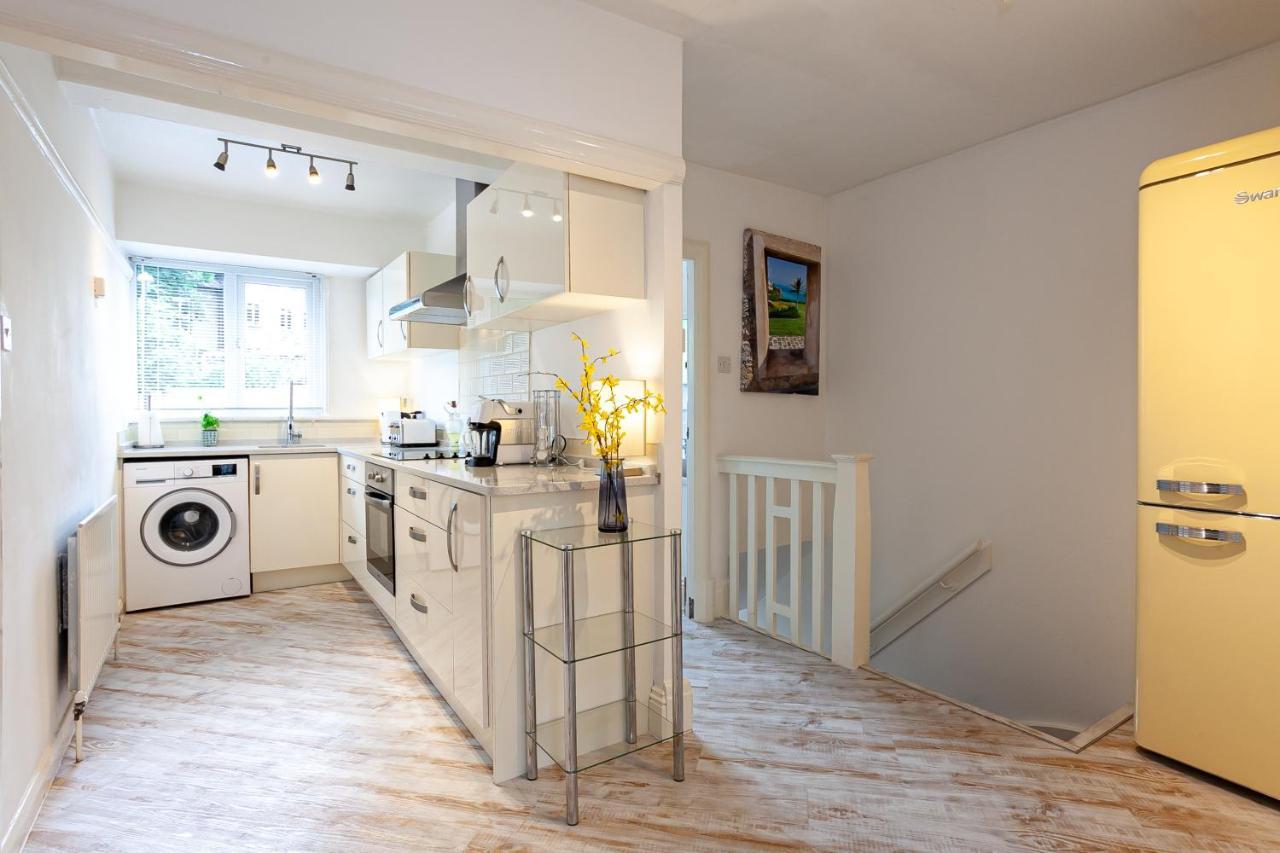 Cosy 2 Bed Apartment - Close To Leeds Centre Bagian luar foto