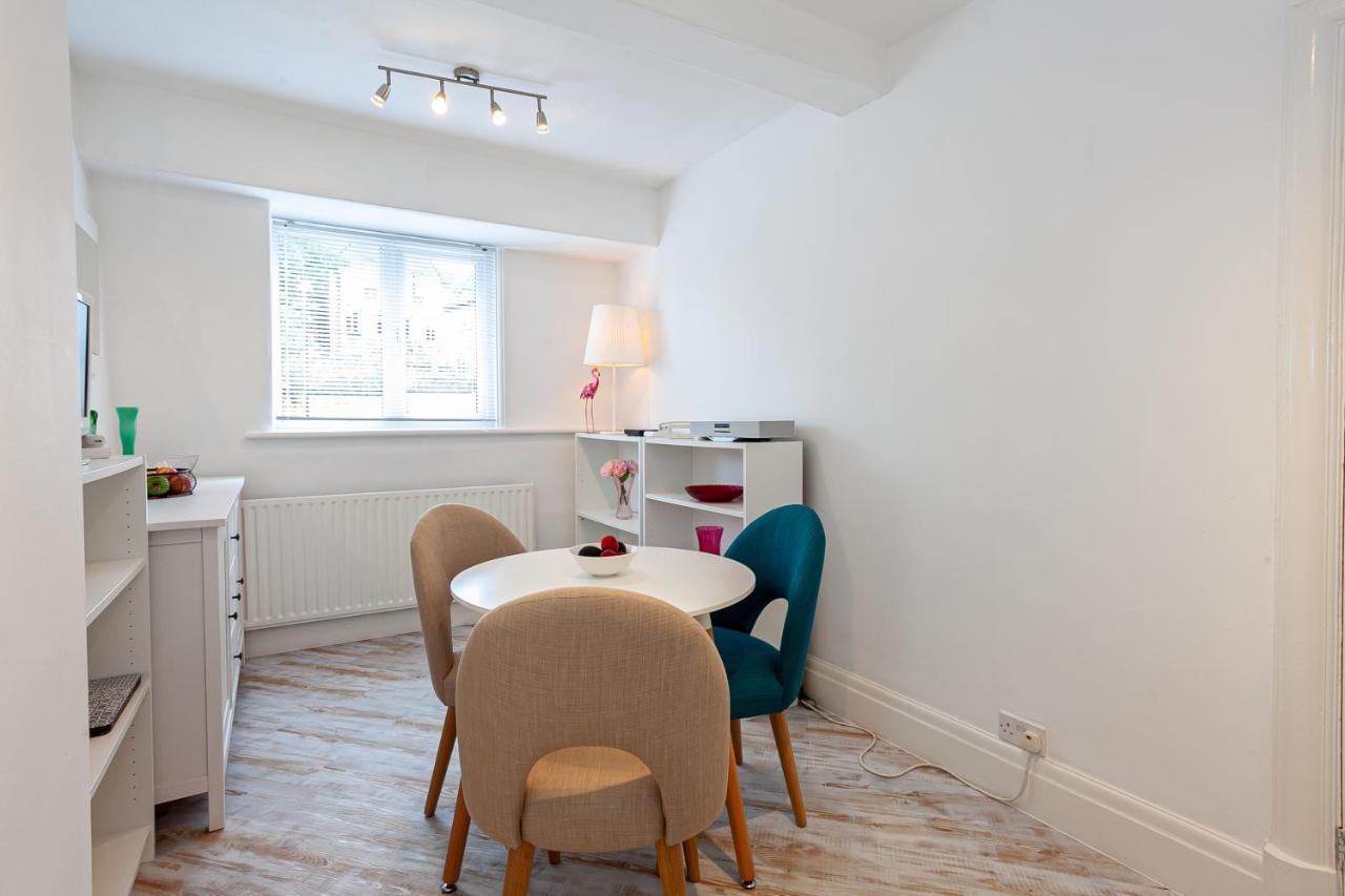 Cosy 2 Bed Apartment - Close To Leeds Centre Bagian luar foto