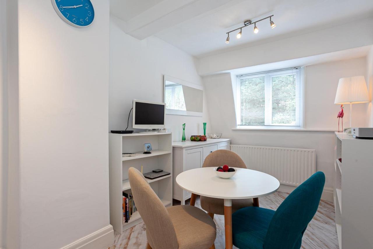 Cosy 2 Bed Apartment - Close To Leeds Centre Bagian luar foto