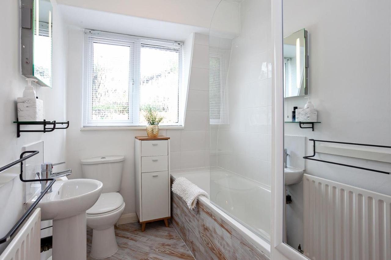Cosy 2 Bed Apartment - Close To Leeds Centre Bagian luar foto