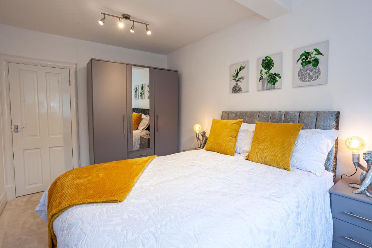 Cosy 2 Bed Apartment - Close To Leeds Centre Bagian luar foto